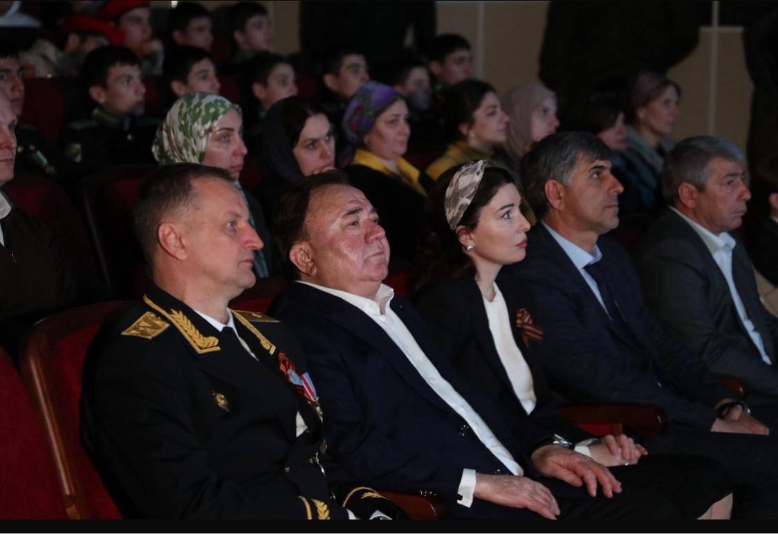 Юнармейцы нашего лицея приняли участие в предпремьерном показе фильма &amp;quot;Группа крови»..